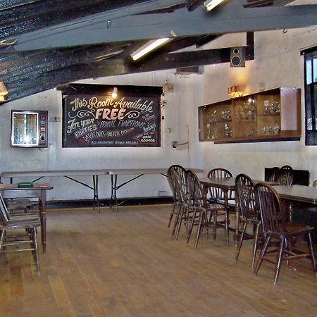 The Lion Brewery Ash (Surrey) Exterior foto